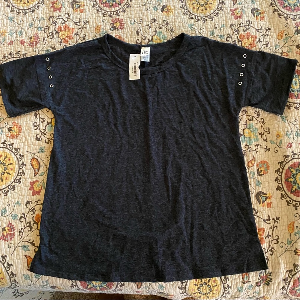 NWT Womens Drop Shoulder Tee Shirt Size M